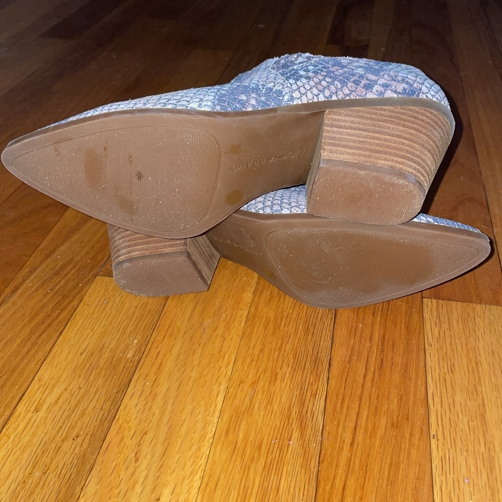Lucky Brandy Tabea Leather Snakeskin Pattern Shoe/Ankle Bootie. Size 8.5. - Picture 11 of 11